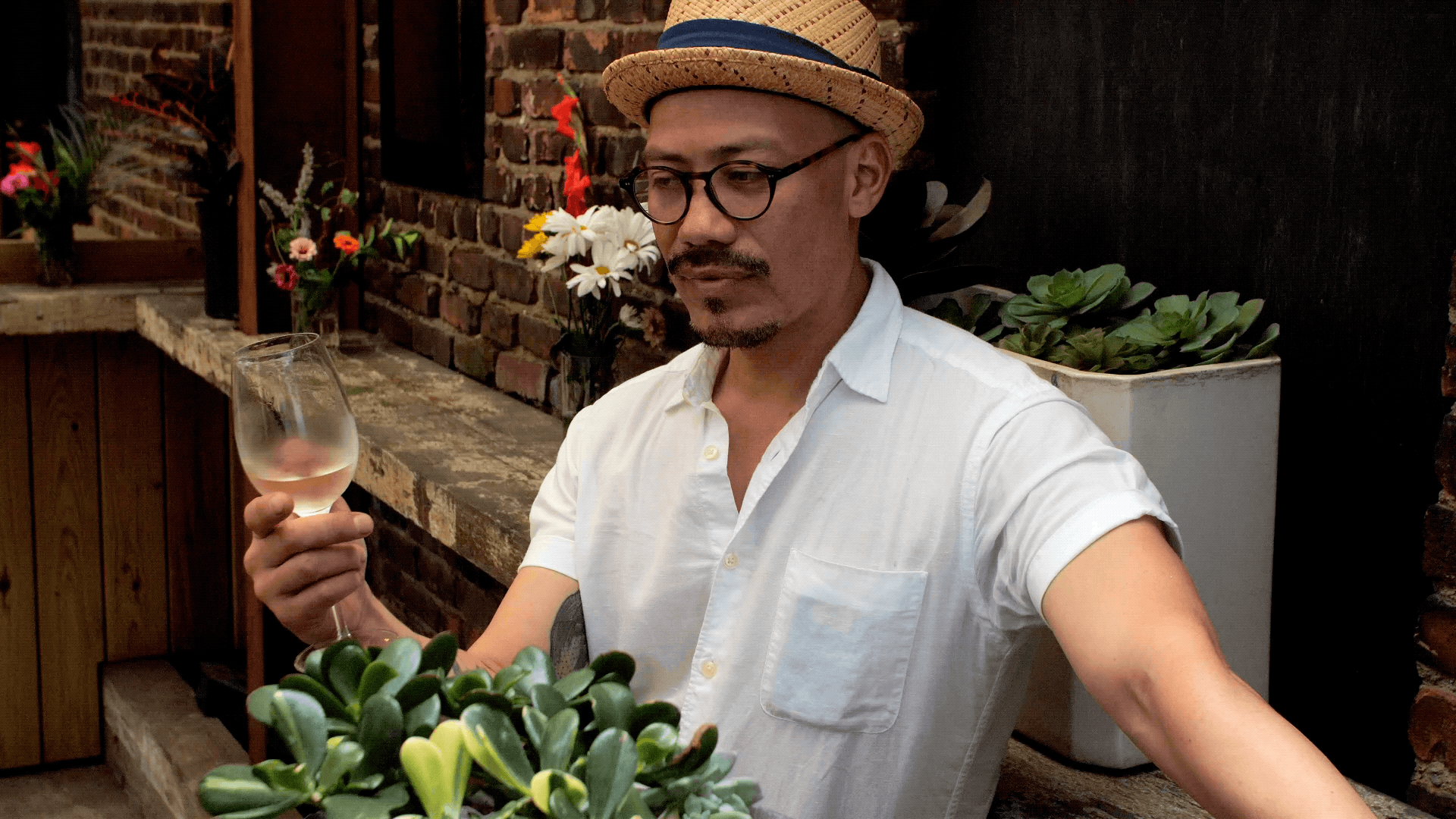 Moving portrait of a chef, combining still and motion