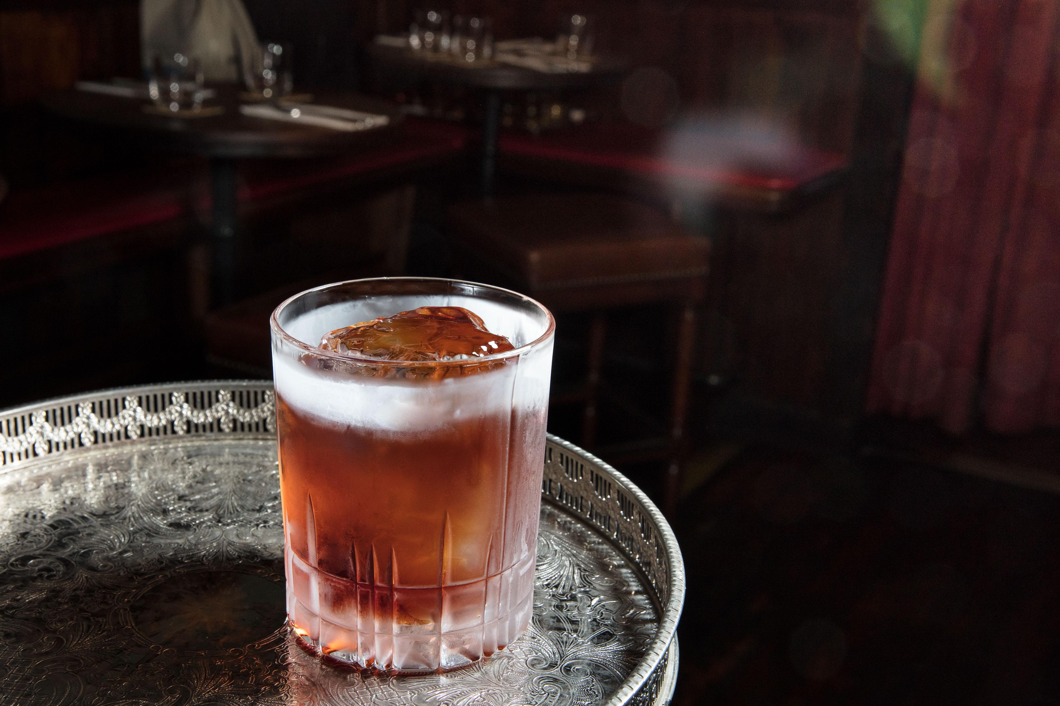 Precision lighting beverage photography